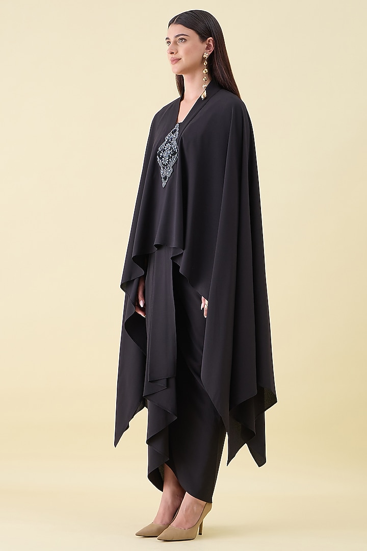 Black Moss Crepe Embellished Kaftan Set by Aakaar at Pernia's Pop Up Shop