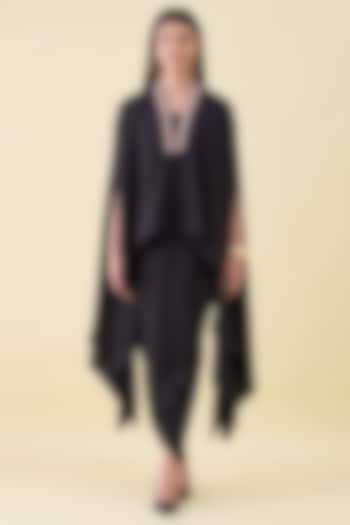 Black Moss Crepe Embellished Kaftan Set by Aakaar at Pernia's Pop Up Shop