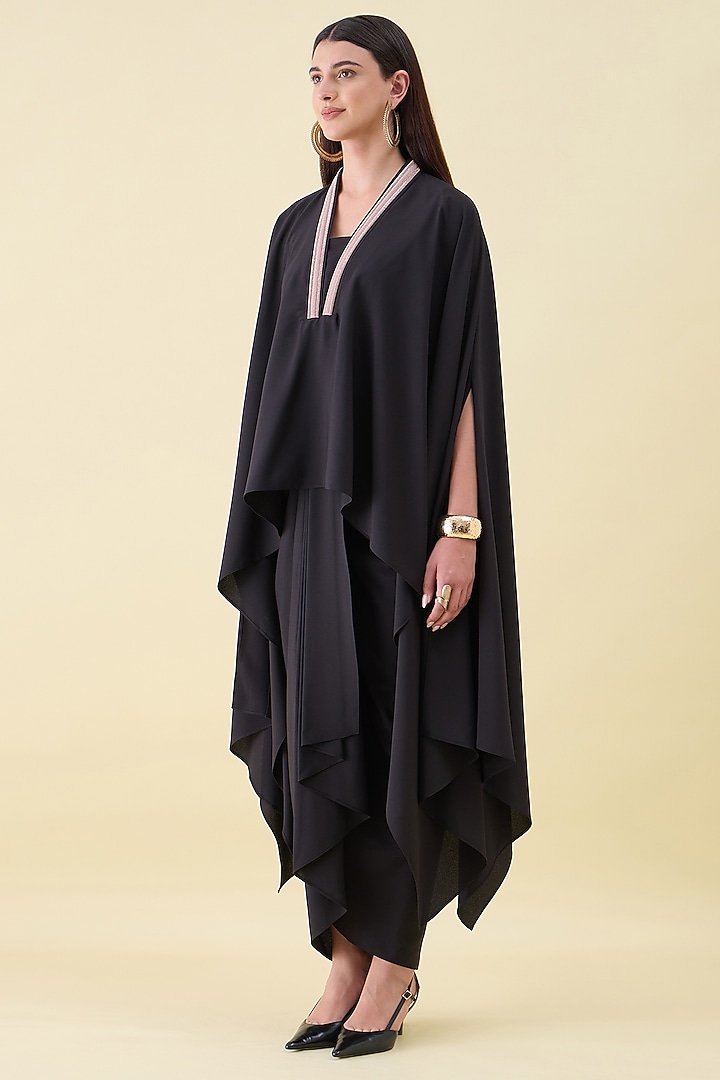 Black Moss Crepe Embellished Kaftan Set by Aakaar at Pernia's Pop Up Shop