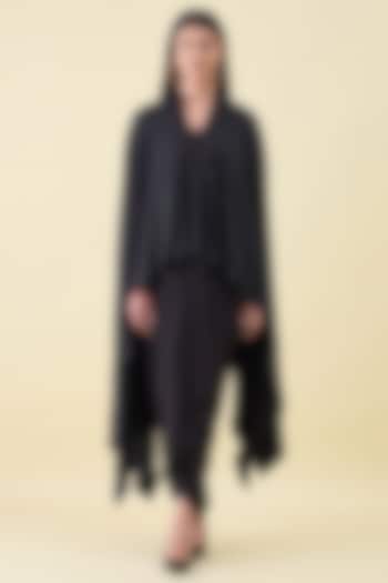 Black Moss Crepe Kaftan Set by Aakaar at Pernia's Pop Up Shop