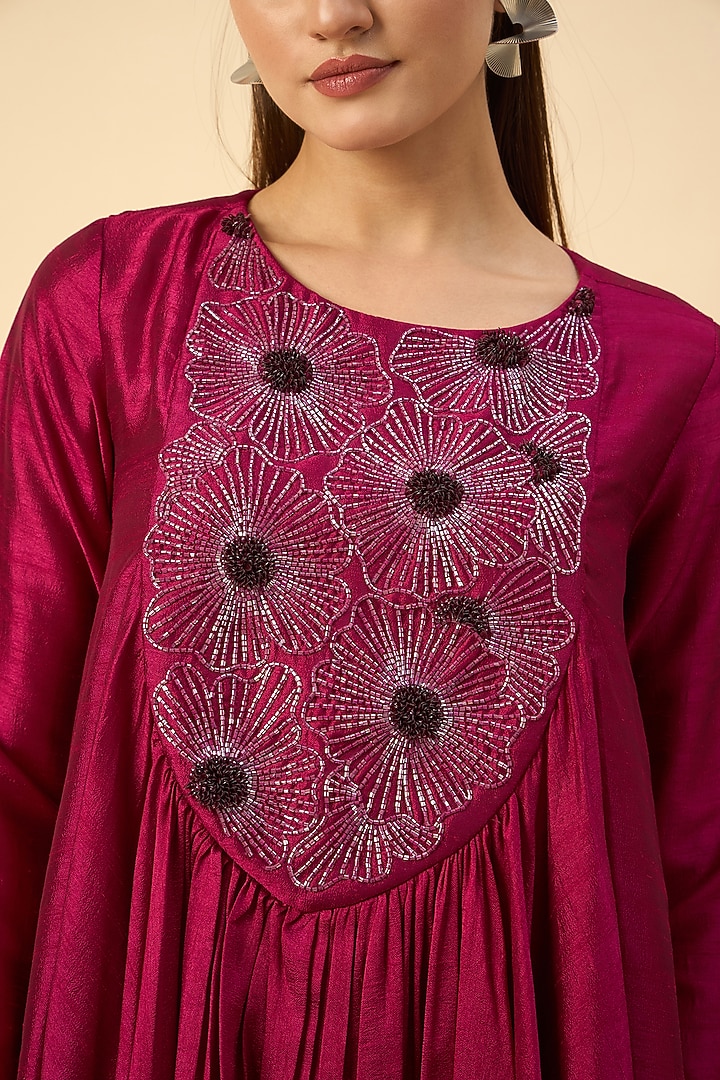 Pink Matka Silk Floral Embroidered Tunic Set by Aakaar at Pernia's Pop Up Shop