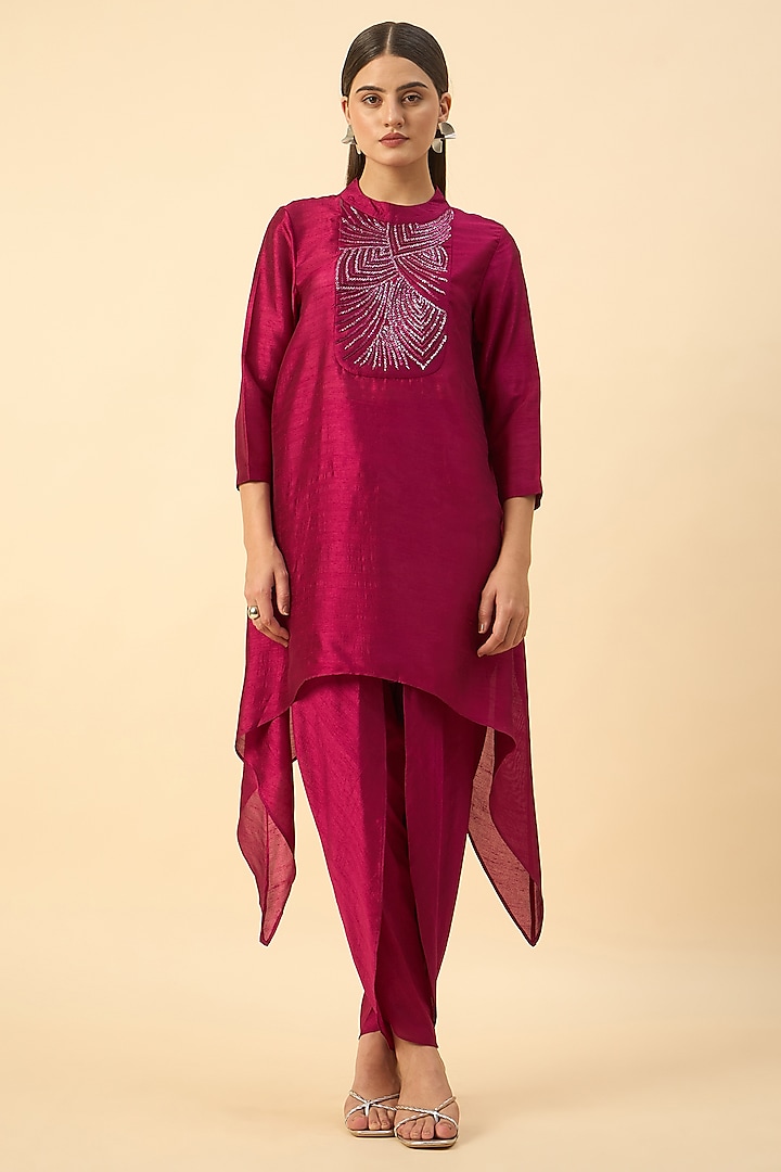 Pink Matka Silk Embroidered Tunic Set by Aakaar at Pernia's Pop Up Shop