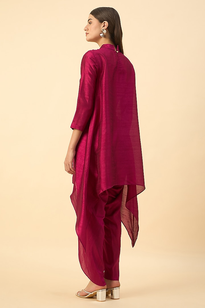 Pink Matka Silk Embroidered Tunic Set by Aakaar at Pernia's Pop Up Shop