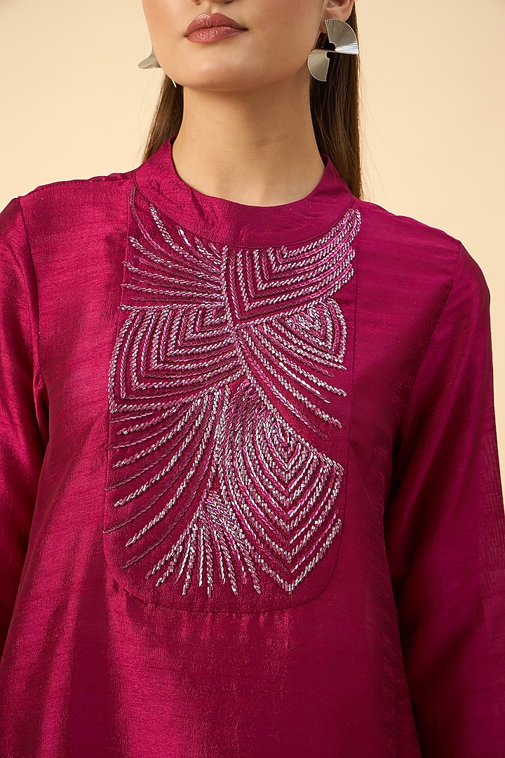 Pink Matka Silk Embroidered Tunic Set by Aakaar at Pernia's Pop Up Shop
