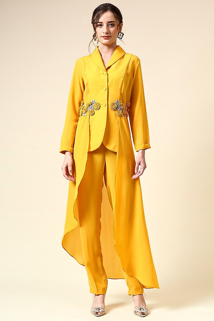 Yellow Moss Crepe Floral Applique Embellished Co-ord Set by Aakaar at Pernia's Pop Up Shop