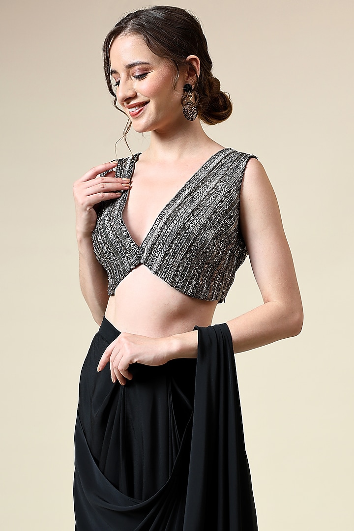 Black Moss Crepe Pre-Draped Party Wear Saree Set by Aakaar at Pernia's Pop Up Shop