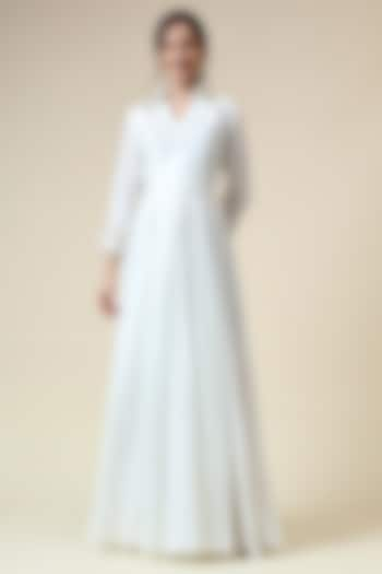 Pearl White Moss Crepe Gown by Aakaar at Pernia's Pop Up Shop