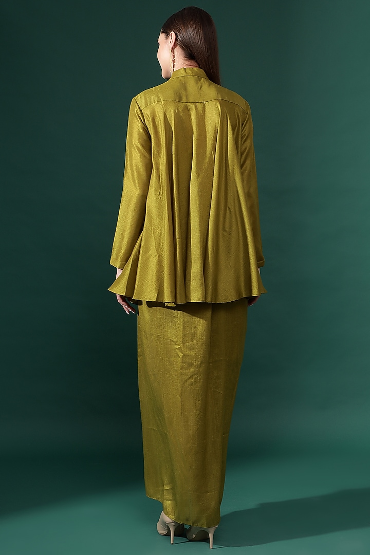 Green Matka Silk Skirt Set by Aakaar at Pernia's Pop Up Shop