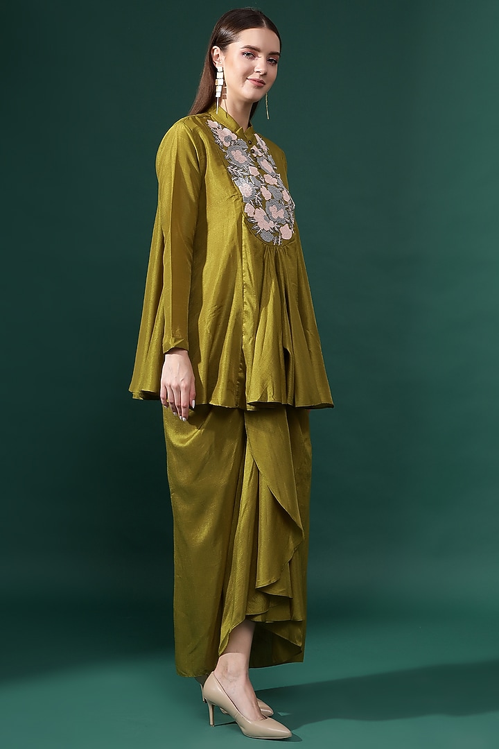 Green Matka Silk Skirt Set by Aakaar at Pernia's Pop Up Shop