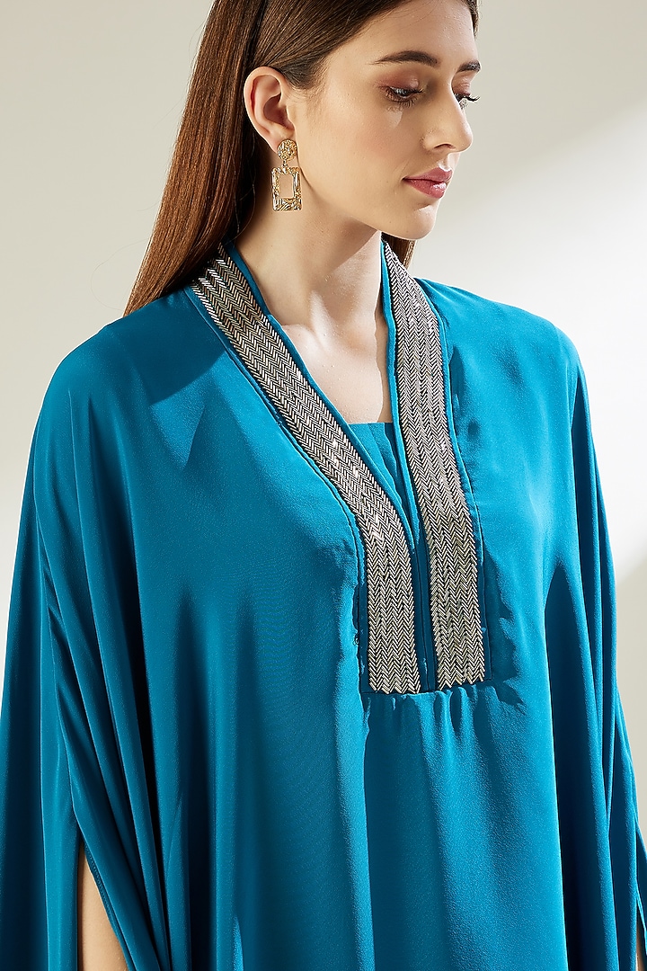 Ocean Blue Embellished Tunic Set by Aakar at Pernia's Pop Up Shop