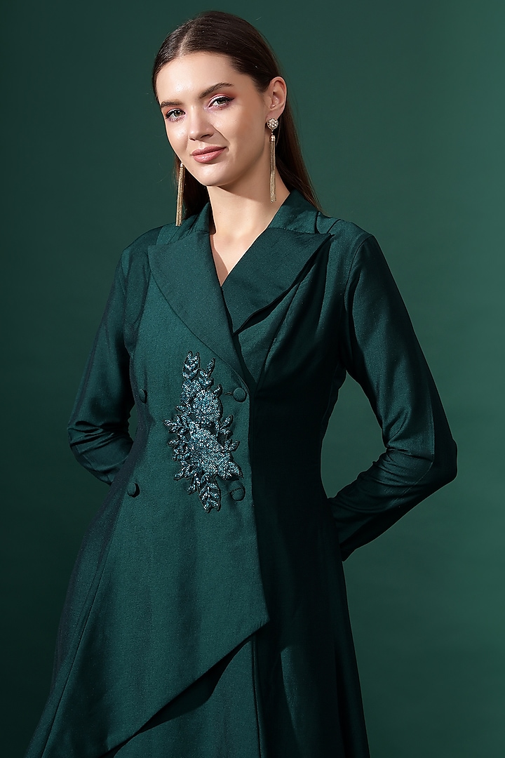 Green Cotton Silk Sequins & Crystal Embellished Co-Ord Set by Aakaar at Pernia's Pop Up Shop