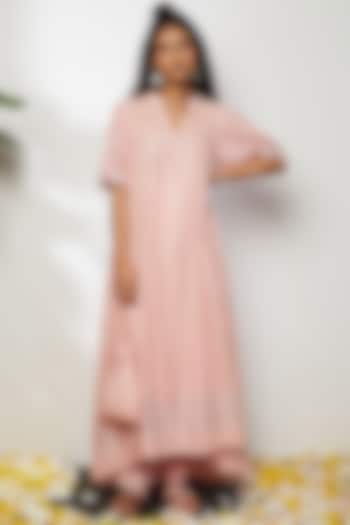 Powder Pink Cotton Kurta Set For Girls by Akashi- Kids at Pernia's Pop Up Shop