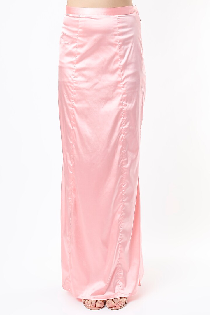 Pink Embroidered Reception Saree Set by Akanksha Gajria at Pernia's Pop Up Shop
