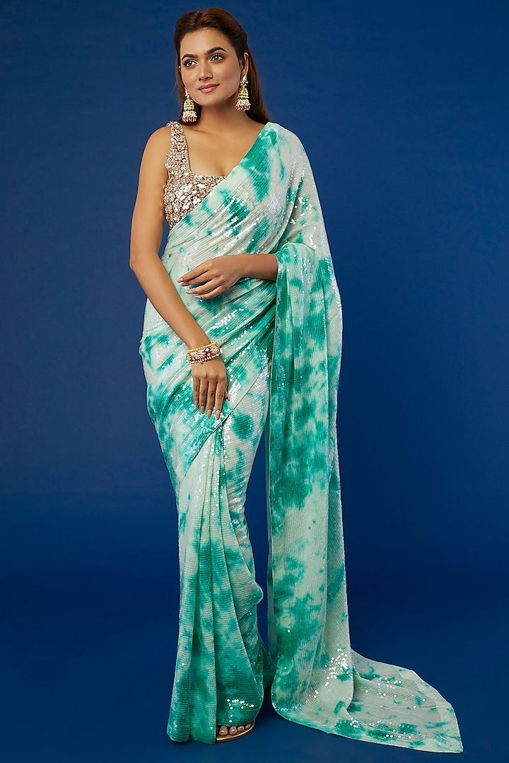 Blue Saree Set With Tie-Dye & Sequins Work by Akanksha Gajria