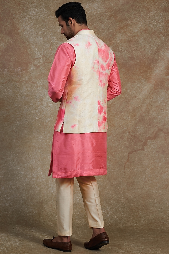 Ivory Raw Silk Printed Bundi Jacket Set by Akanksha Gajria Men at Pernia's Pop Up Shop