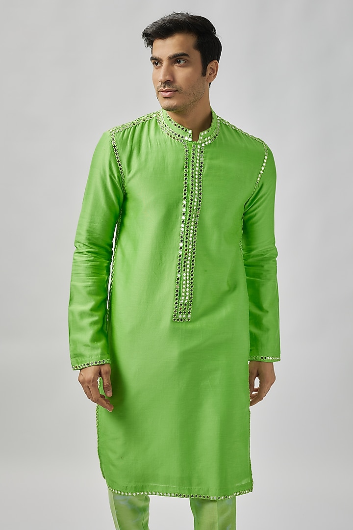 Green Raw Silk Mirror Work Kurta Set by Akanksha Gajria Men at Pernia's Pop Up Shop
