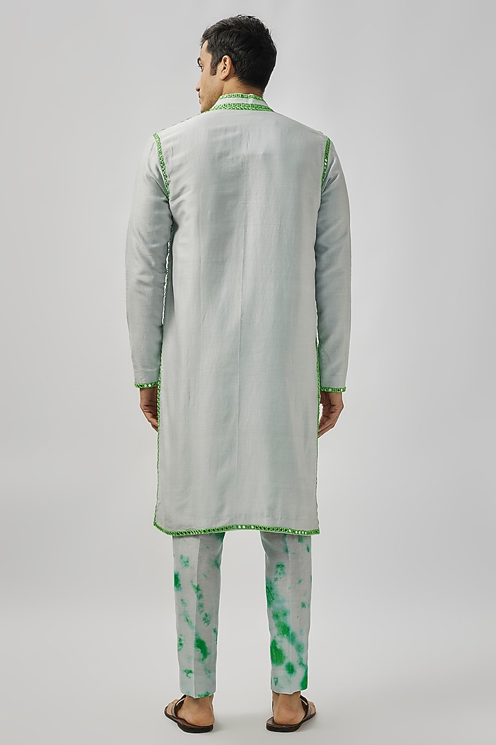 Grey Raw Silk Thread & Mirror Work Kurta Set by Akanksha Gajria Men at Pernia's Pop Up Shop