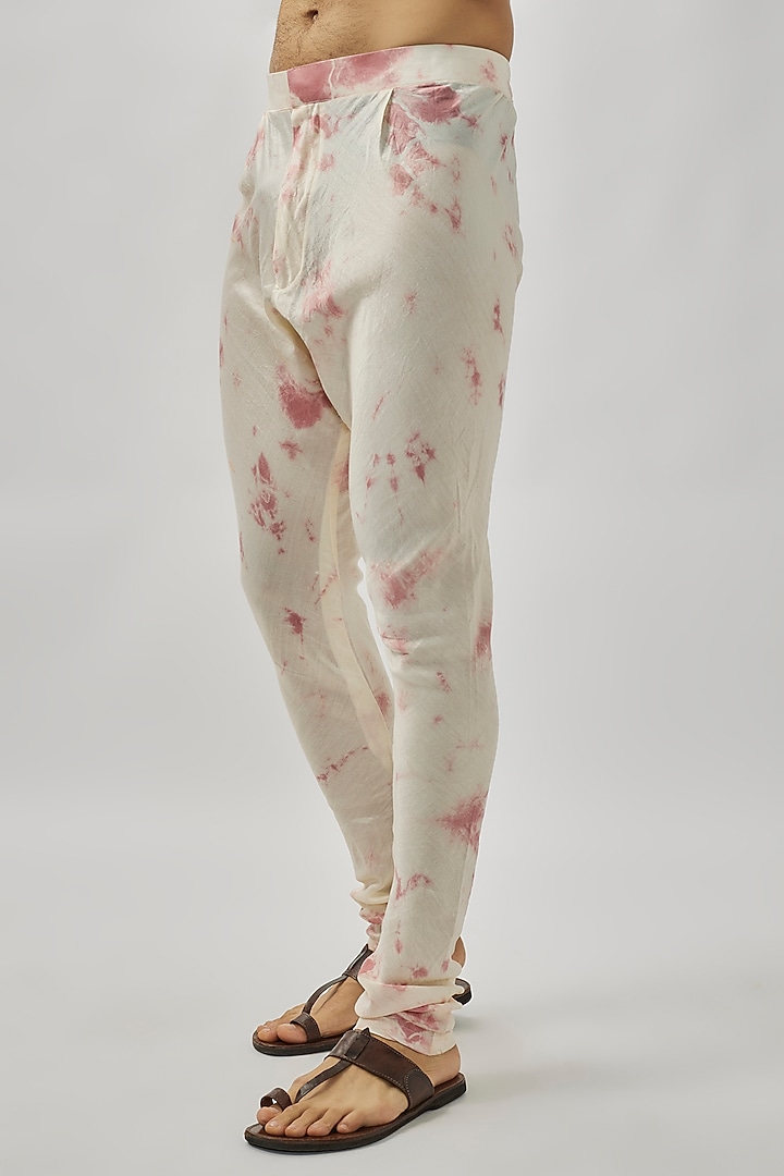 Ivory Raw Silk Mirror Work Tie-Dye Bundi Jacket Set by Akanksha Gajria Men at Pernia's Pop Up Shop