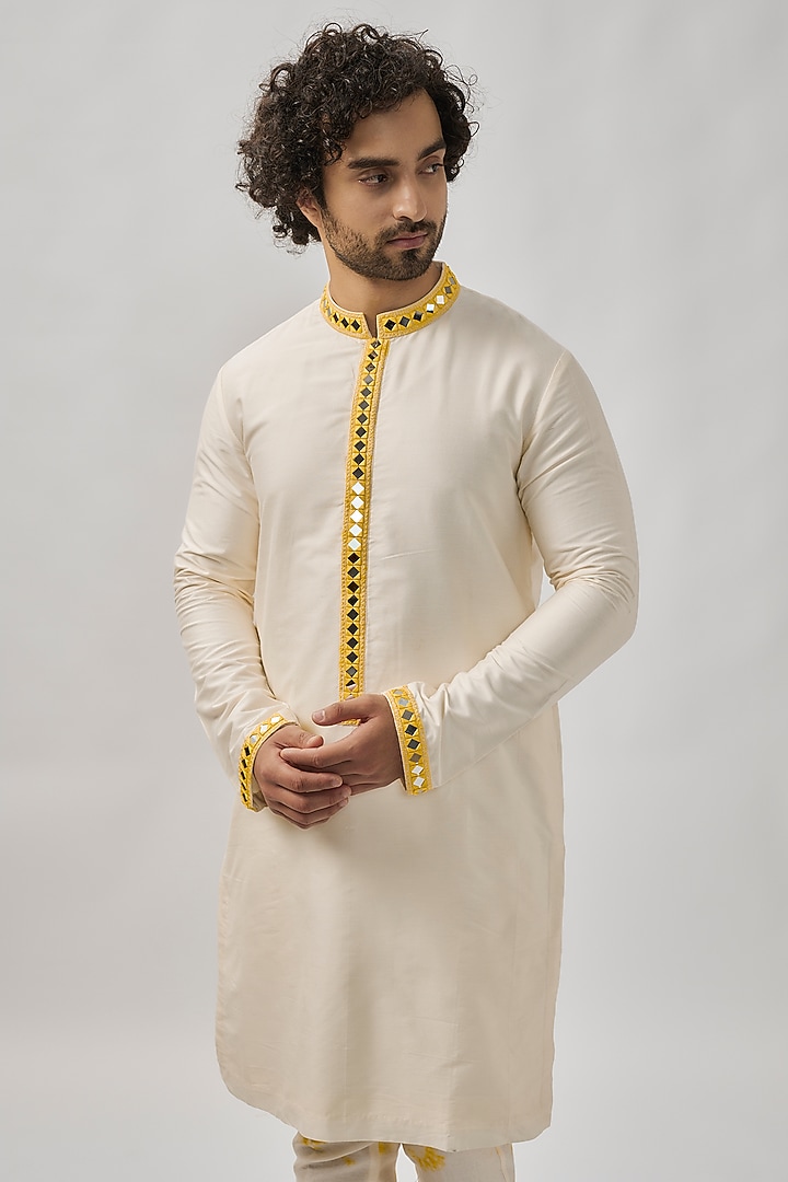 White Raw Silk Mirror Work Kurta Set by Akanksha Gajria Men at Pernia's Pop Up Shop