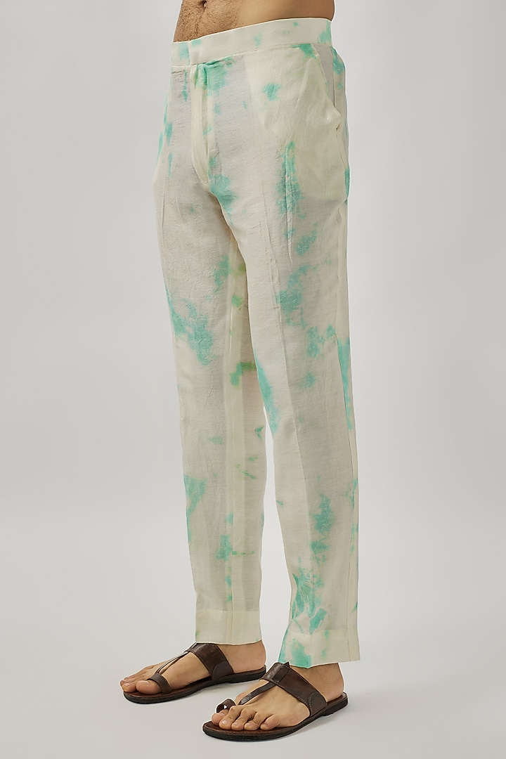 White Raw Silk Mirror Work Kurta Set by Akanksha Gajria Men at Pernia's Pop Up Shop