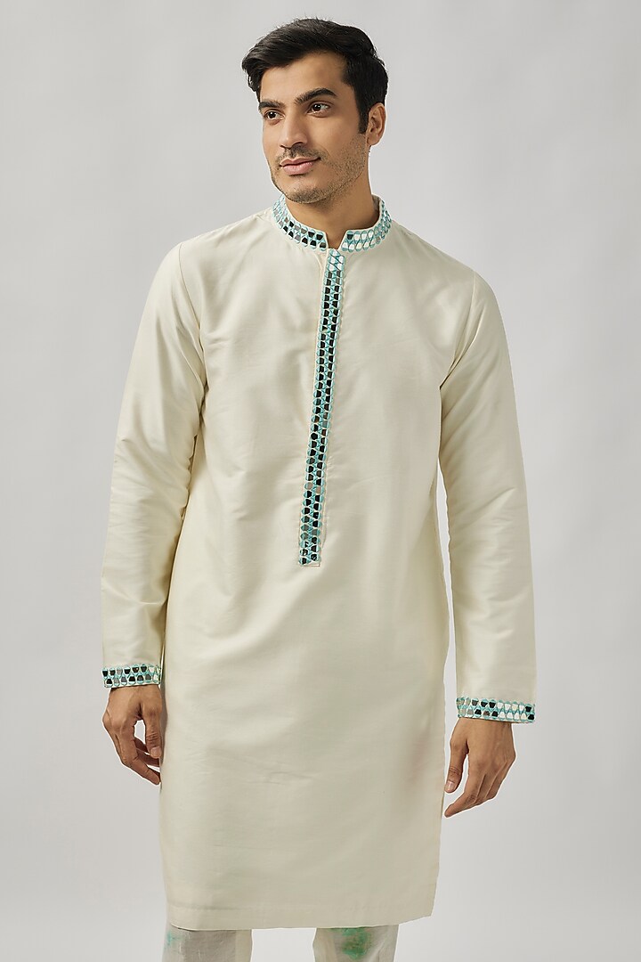 White Raw Silk Mirror Work Kurta Set by Akanksha Gajria Men at Pernia's Pop Up Shop