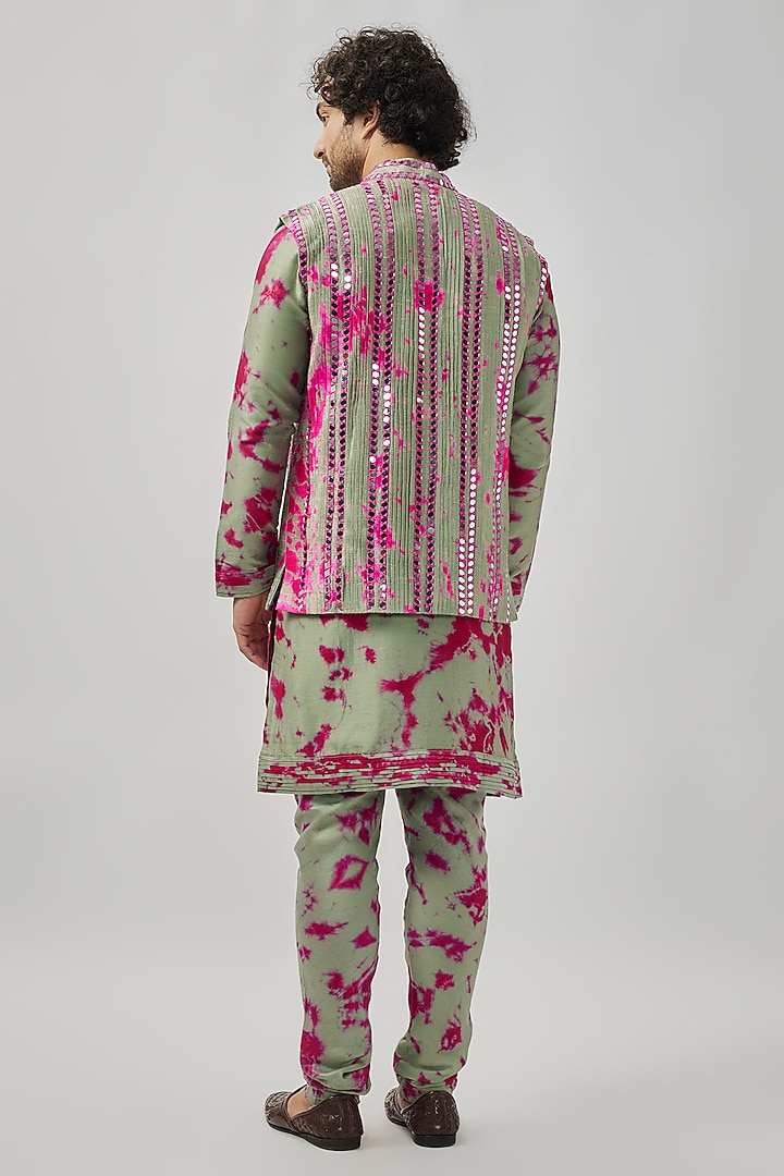 Olive Green & Pink Raw Silk Mirror Work Tie-Dye Bundi Jacket Set by Akanksha Gajria Men at Pernia's Pop Up Shop