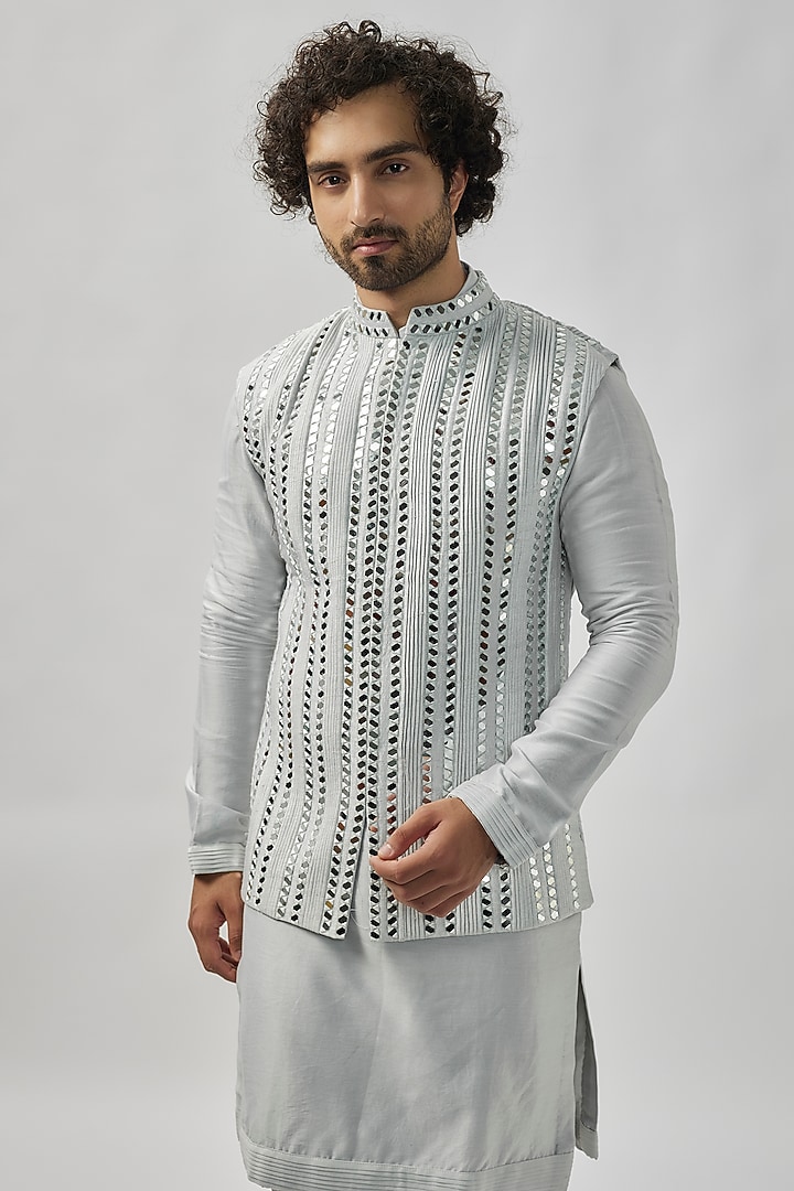 Oyster-Colored Raw Silk Mirror Work Tie-Dye Bundi Jacket Set by Akanksha Gajria Men at Pernia's Pop Up Shop