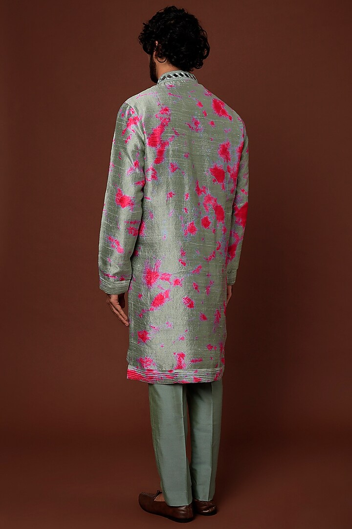 Grey & Pink Tie-Dye Kurta Set by Akanksha Gajria Men at Pernia's Pop Up Shop