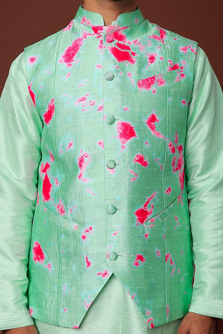 Mint Tie-Dye Bundi Jacket With Kurta Set by Akanksha Gajria Men at Pernia's Pop Up Shop