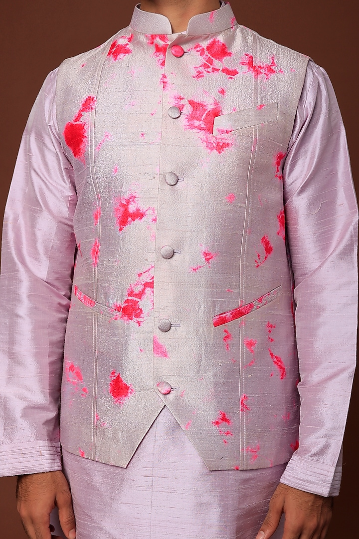 Lilac & Pink Tie-Dye Bundi Jacket With Kurta Set by Akanksha Gajria Men at Pernia's Pop Up Shop