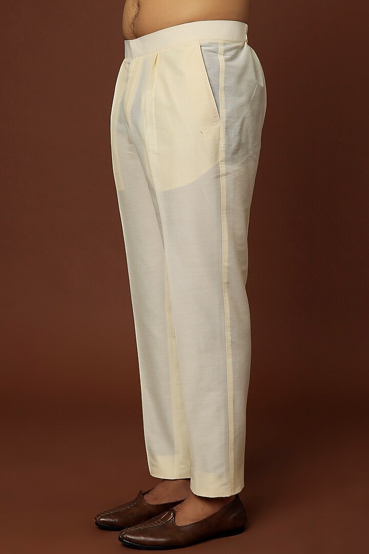 Ivory & Lilac Raw Silk Printed & Mirror Embroidered Kurta Set by Akanksha Gajria Men at Pernia's Pop Up Shop