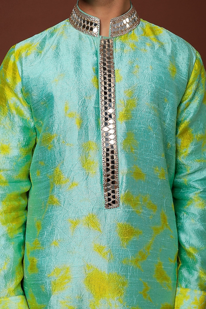 Sea Blue & Green Tie-Dye Kurta Set by Akanksha Gajria Men at Pernia's Pop Up Shop