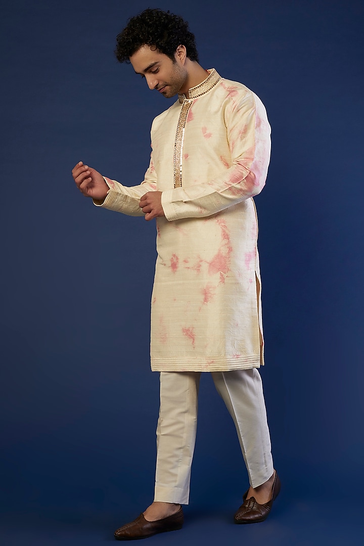 Off-White & Pink Tie-Dye Kurta Set by Akanksha Gajria Men