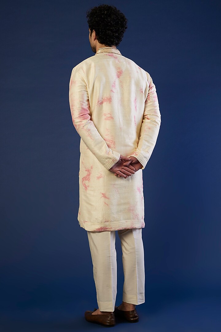 Off-White Raw Silk Printed & Mirror Embroidered Kurta Set by Akanksha Gajria Men at Pernia's Pop Up Shop