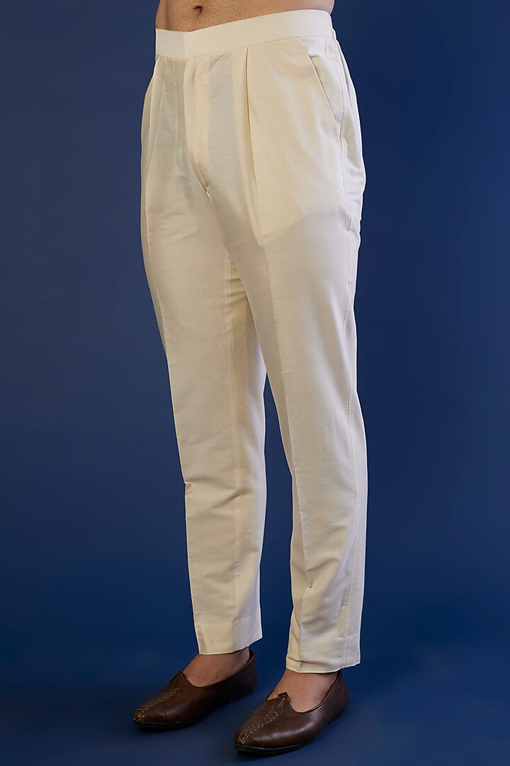 Off-White Raw Silk Printed & Mirror Embroidered Kurta Set by Akanksha Gajria Men at Pernia's Pop Up Shop