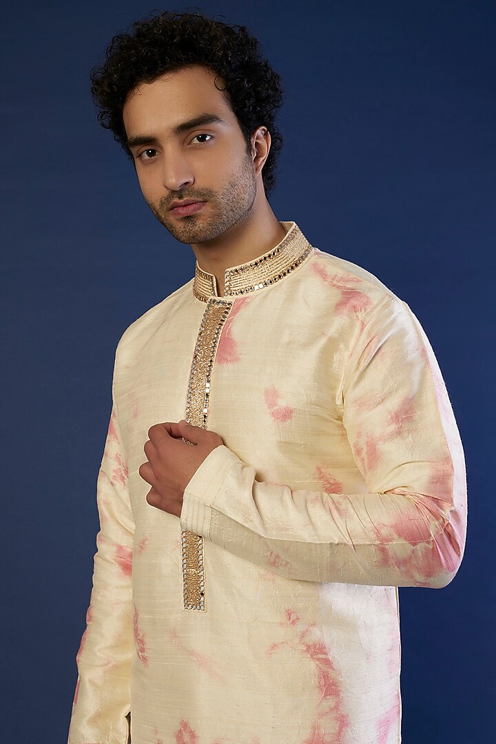 Off-White Raw Silk Printed & Mirror Embroidered Kurta Set by Akanksha Gajria Men at Pernia's Pop Up Shop