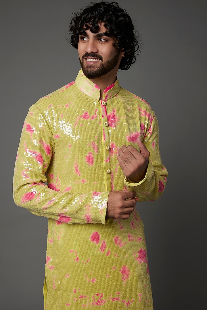 Green Raw Silk Tie-Dye Printed Sequin Work Kurta Set by Akanksha Gajria Men at Pernia's Pop Up Shop