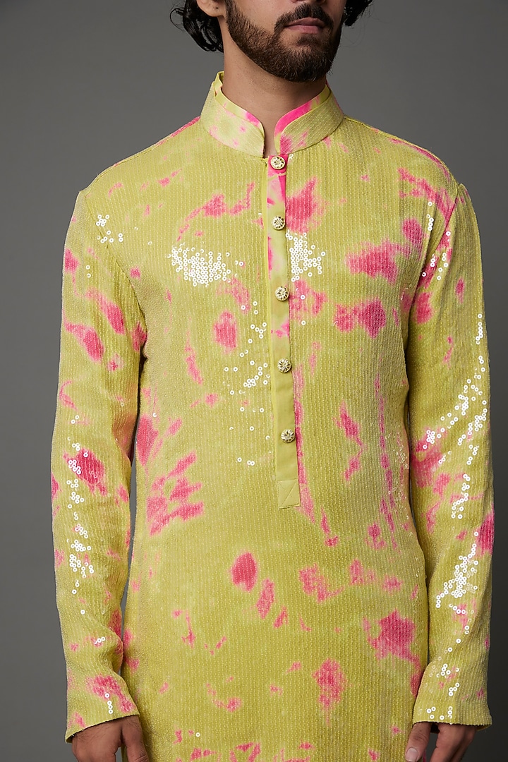 Green Raw Silk Tie-Dye Printed Sequin Work Kurta Set by Akanksha Gajria Men at Pernia's Pop Up Shop