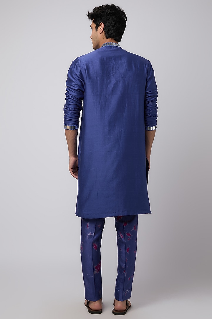Blue Silk Mirror Embroidered Kurta Set by Akanksha Gajria Men at Pernia's Pop Up Shop