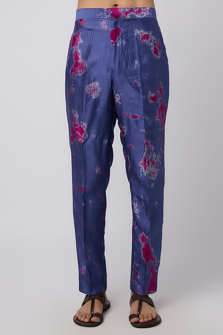 Blue Silk Mirror Embroidered Kurta Set by Akanksha Gajria Men at Pernia's Pop Up Shop