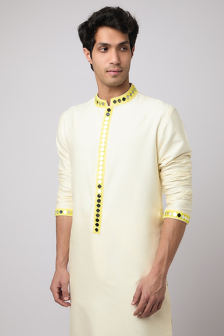 Ivory Silk Mirror Embroidered Kurta Set by Akanksha Gajria Men at Pernia's Pop Up Shop