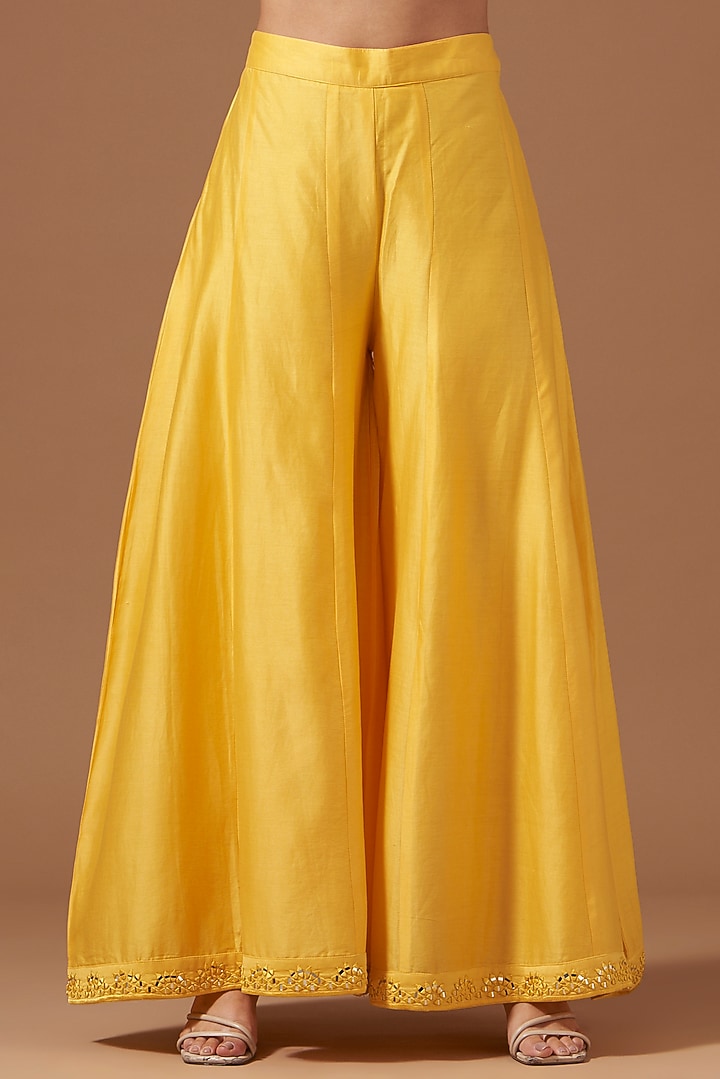 Yellow Chanderi Embroidered Kurta Set by AKSHAT JAIN at Pernia's Pop Up Shop