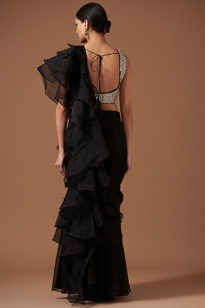 Black Chanderi Draped Wedding Saree Set by AKSHAT JAIN at Pernia's Pop Up Shop