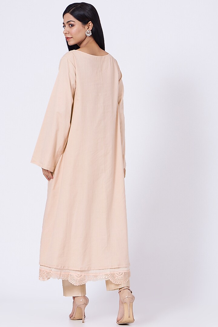 Peach Aari Embroidered Kurta Set by Amrita KM at Pernia's Pop Up Shop