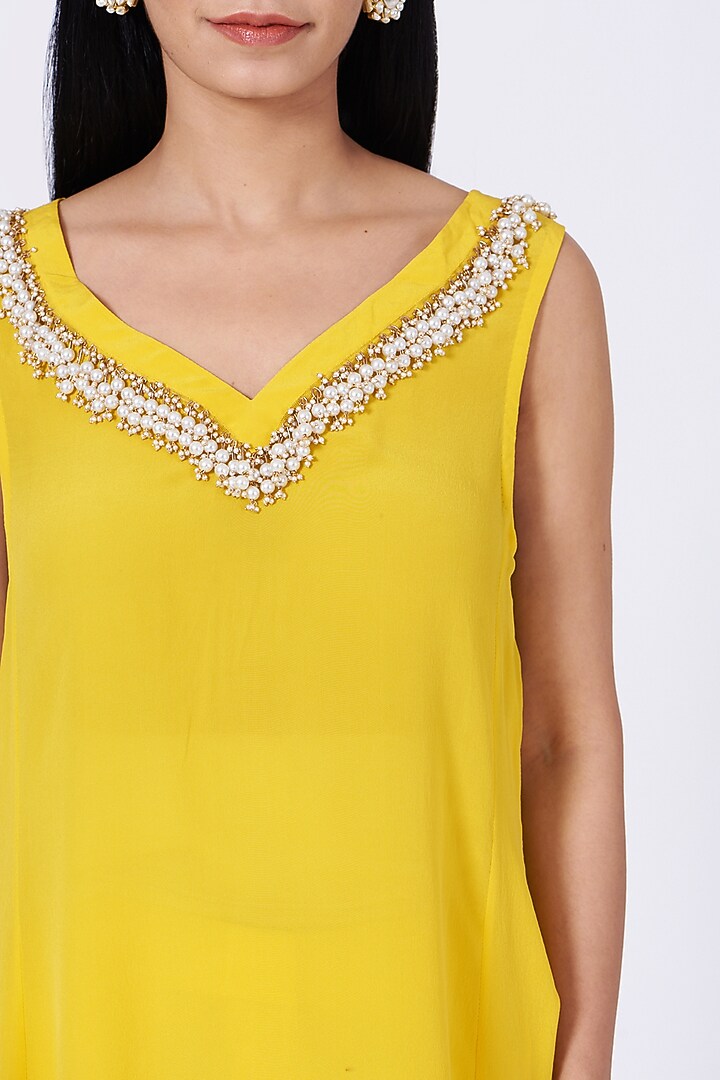 Yellow Embellished Tunic Set by Amrita KM at Pernia's Pop Up Shop