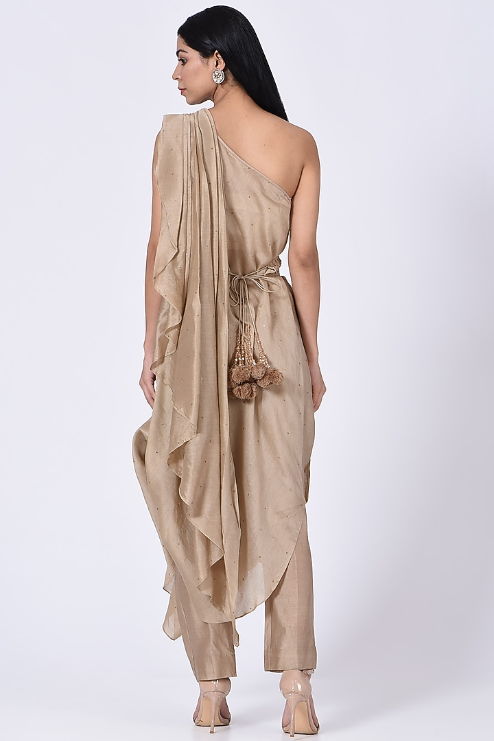 Gold Silk Chanderi Pant Set With Drape by Amrita KM at Pernia's Pop Up Shop