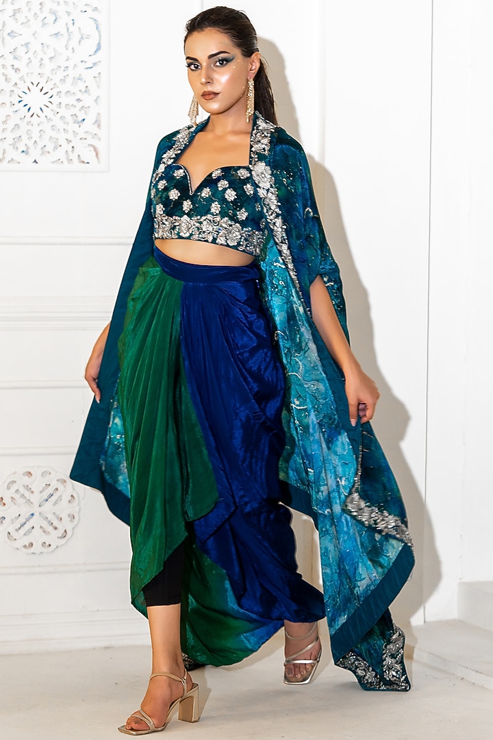 Blue Crepe Abstract Printed Cape Set by Akanksha Mago at Pernia's Pop Up Shop