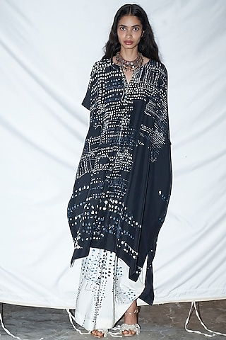 Black & White Printed Lungi Skirt Set by AKOK