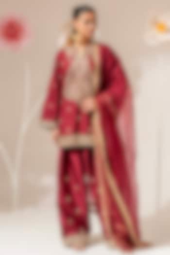 Maroon Silk Hand Embellished Kurta Set by AKARA at Pernia's Pop Up Shop