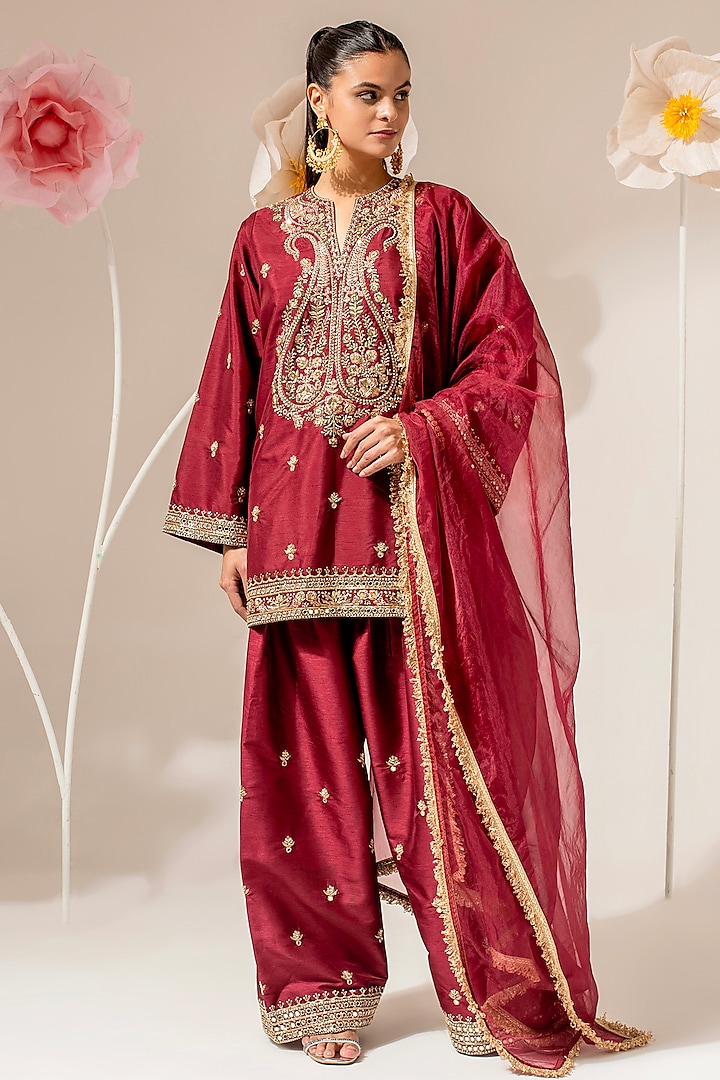Maroon Silk Hand Embellished Kurta Set by AKARA at Pernia's Pop Up Shop